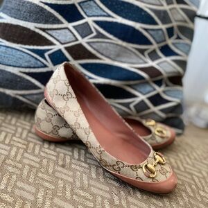 Gucci Beige Ballet flats